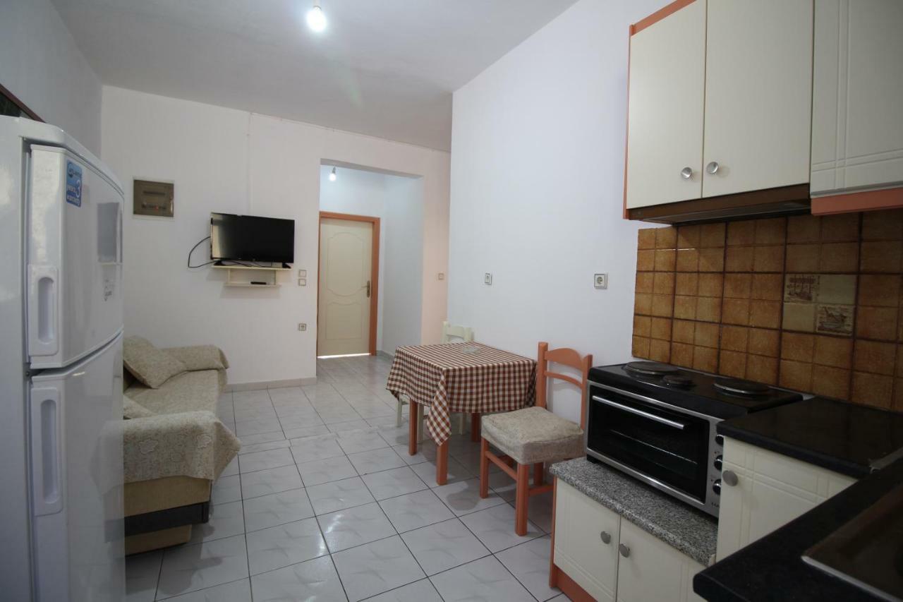 Mejdi Apartments Саранда Екстер'єр фото