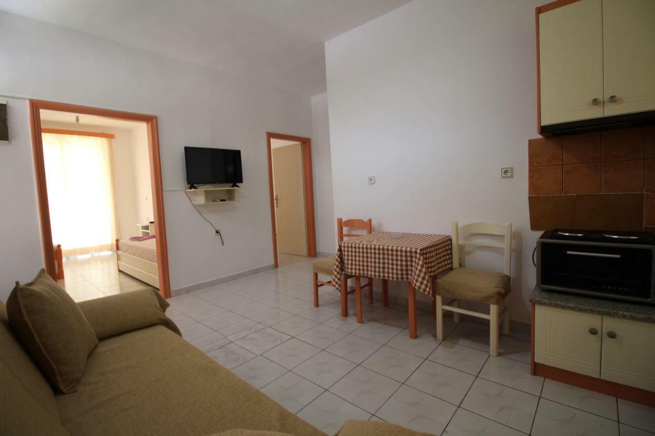 Mejdi Apartments Саранда Екстер'єр фото